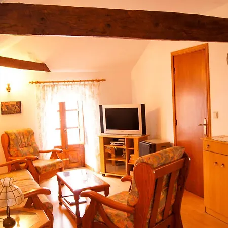 Patio Canario ארונה